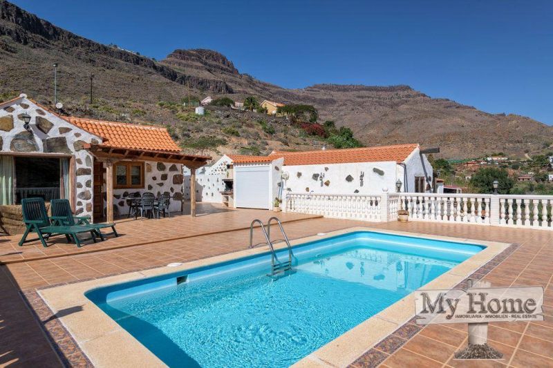 Finca with private pool in Ayagaures