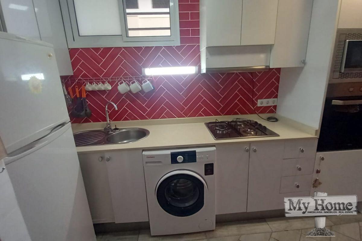 Se alquila amplio apartamento céntrico en Playa del Inglés