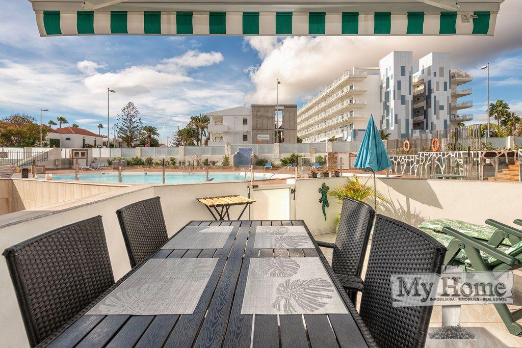 Amplio apartamento de dos dormitorios en segunda línea de playa en Playa del Inglés