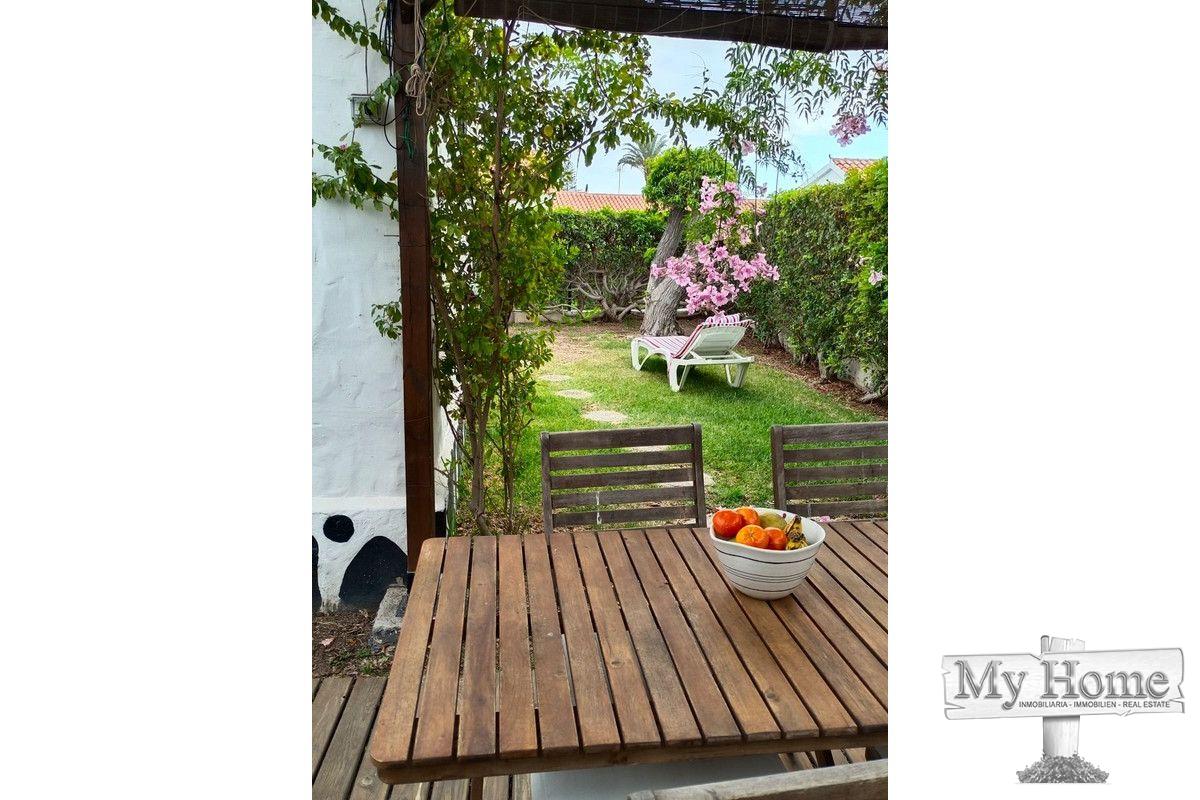 Disfrute de este maravilloso y acogedor bungalow para su estancia en Playa del Inglés