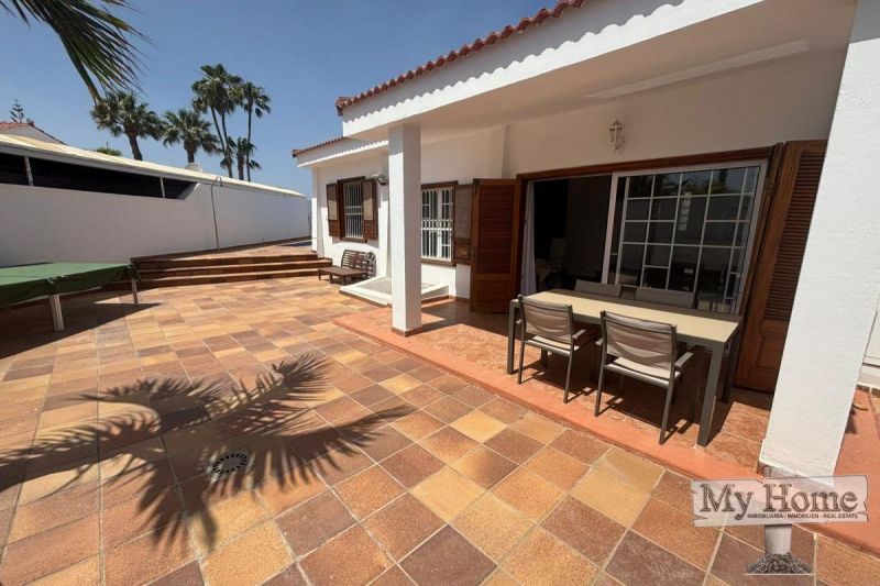 Luxury villa in Maspalomas with spacious rooms and an exclusive location